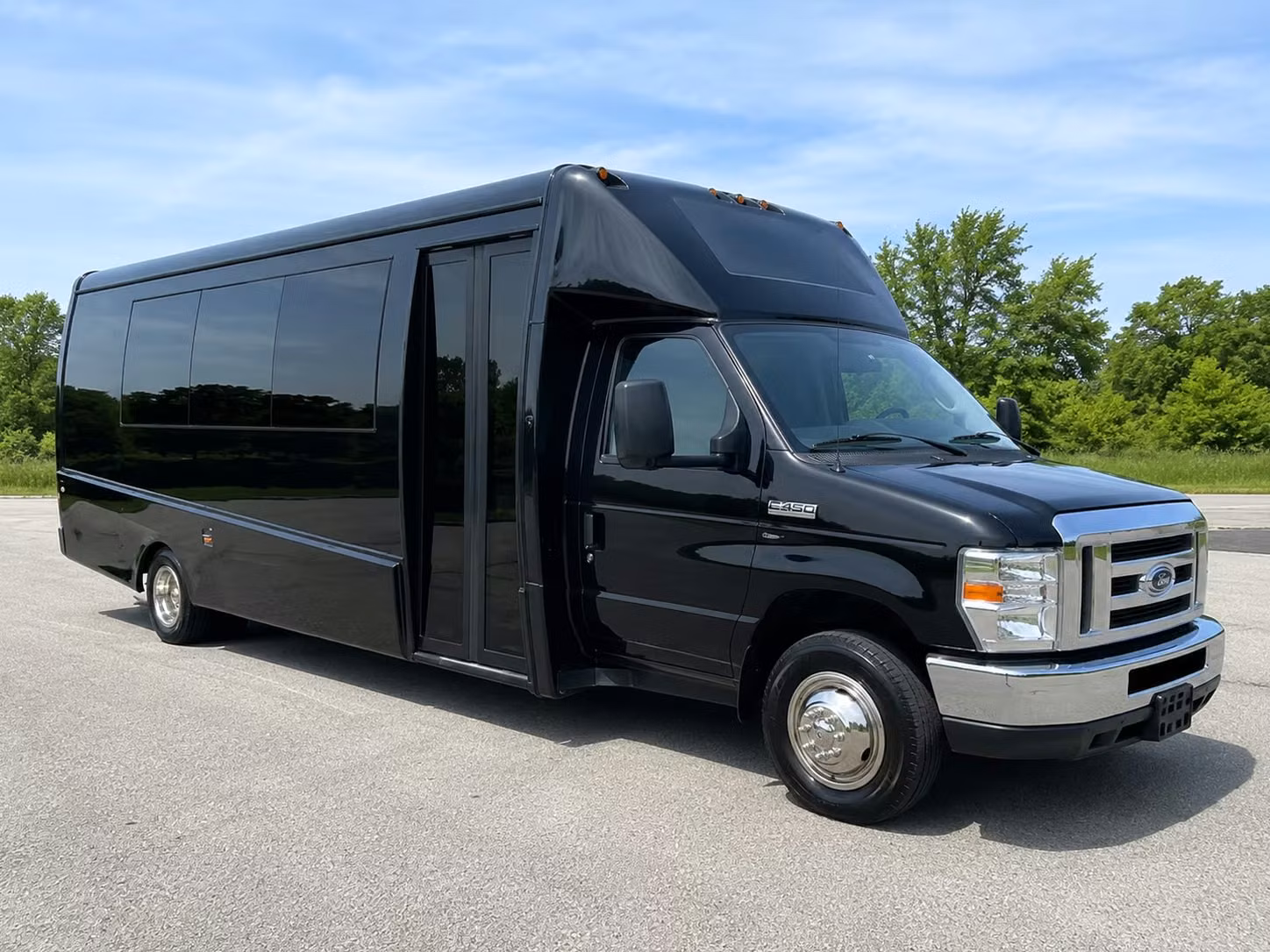 minibuses and sprinter vans for smaller chino concert groups